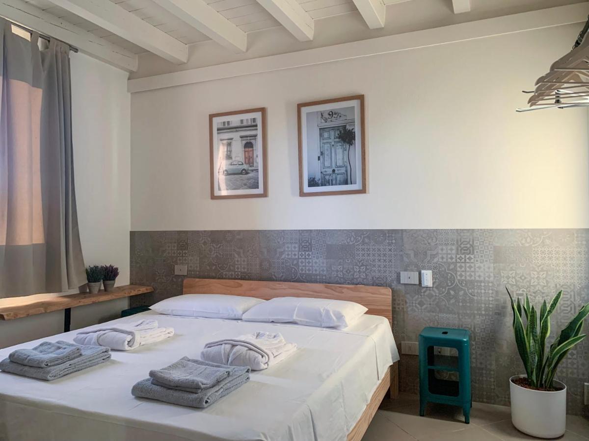 Charming Attic Apartment With Balcony & Swimming Pool Desenzano del Garda Exterior foto
